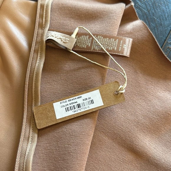 NWT Skims Faux Leather Body Suit - Picture 3 of 3